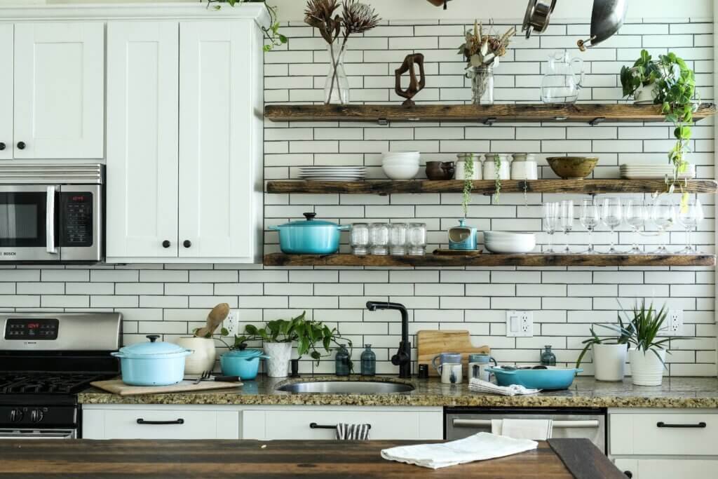 Quick And Easy Ways To Keep Your Kitchen Smelling Fresh