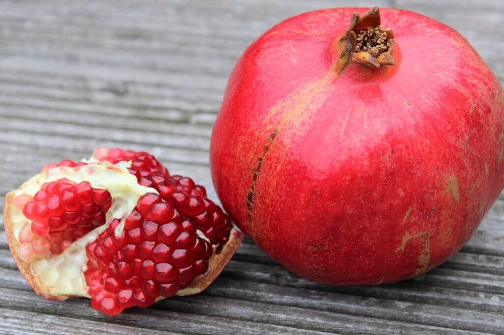 Top Kitchen Hacks For Removing Pomegranate Seeds Easily